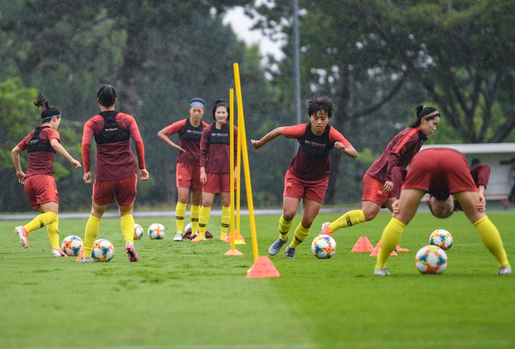 中国队女足训练强度比男足大